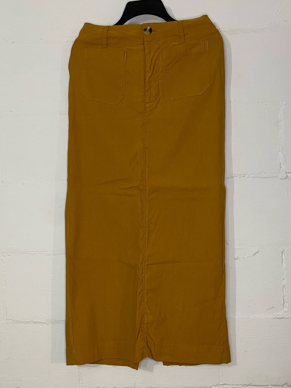 Maeve Mustard‑Tone Straight Midi Skirt with Front Pockets